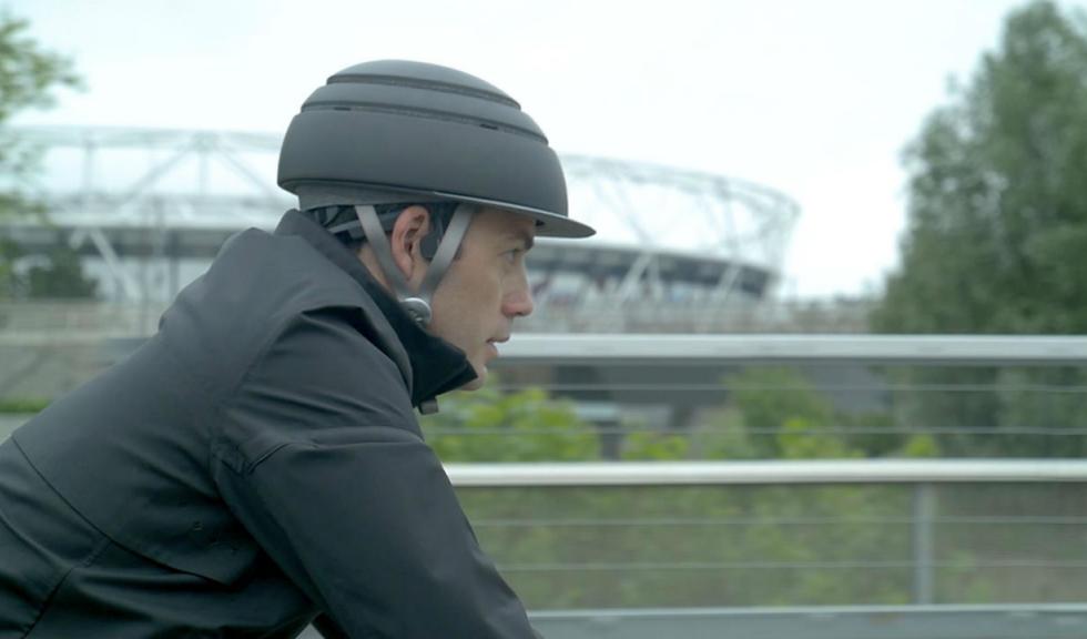 La chaqueta para ciclistas que hace de GPS y avisa a otros vehículos